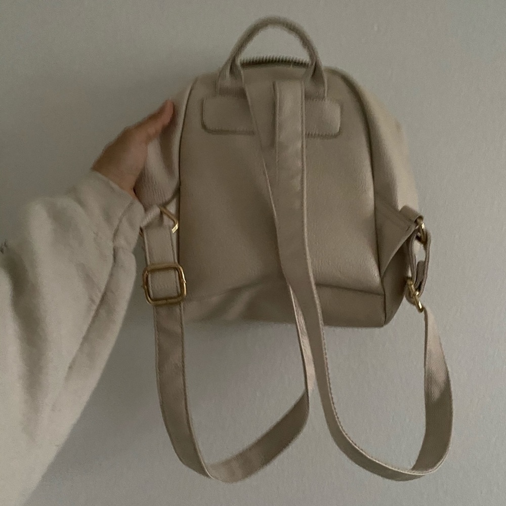 Backpack - Picture 2 of 3